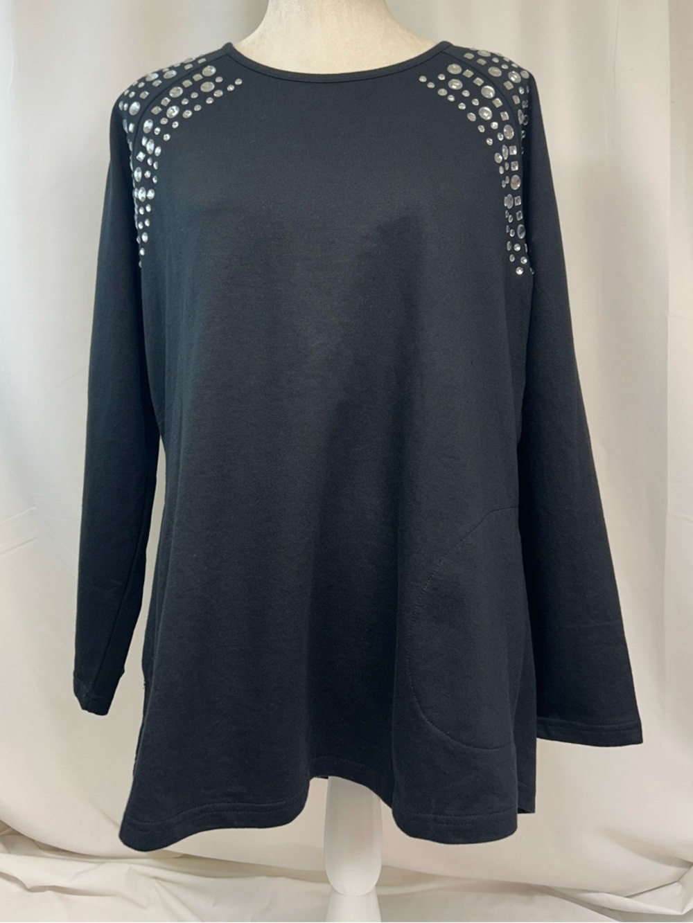 Quacker Factory Black Long Sleeve  with Shoulder Rhinestone Accents Size Large